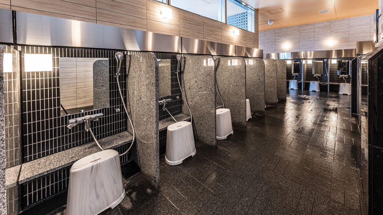 APA Hotel and Resort Osaka Umeda Eki Tower public bath washing area