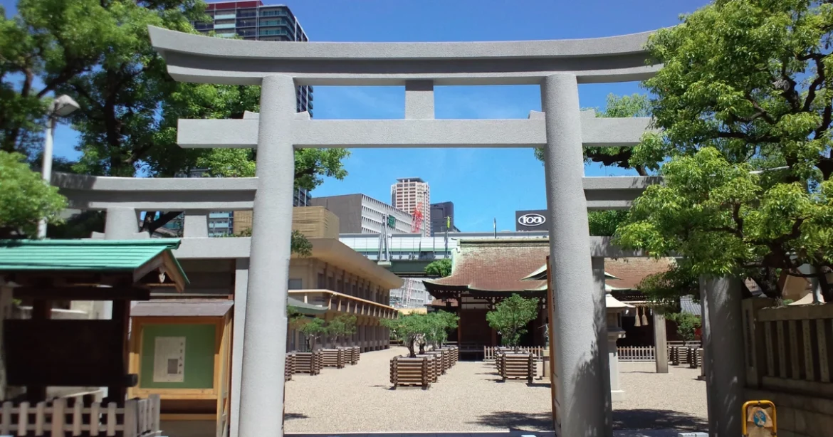 今宮戎神社入口鳥居與前方圍欄的2012年外觀照片